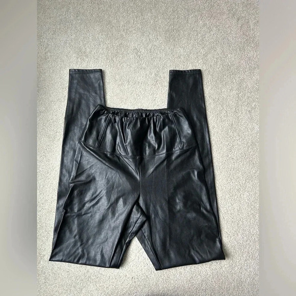 Aritzia Wilfred Daria vegan leather pant - Picture 1 of 5